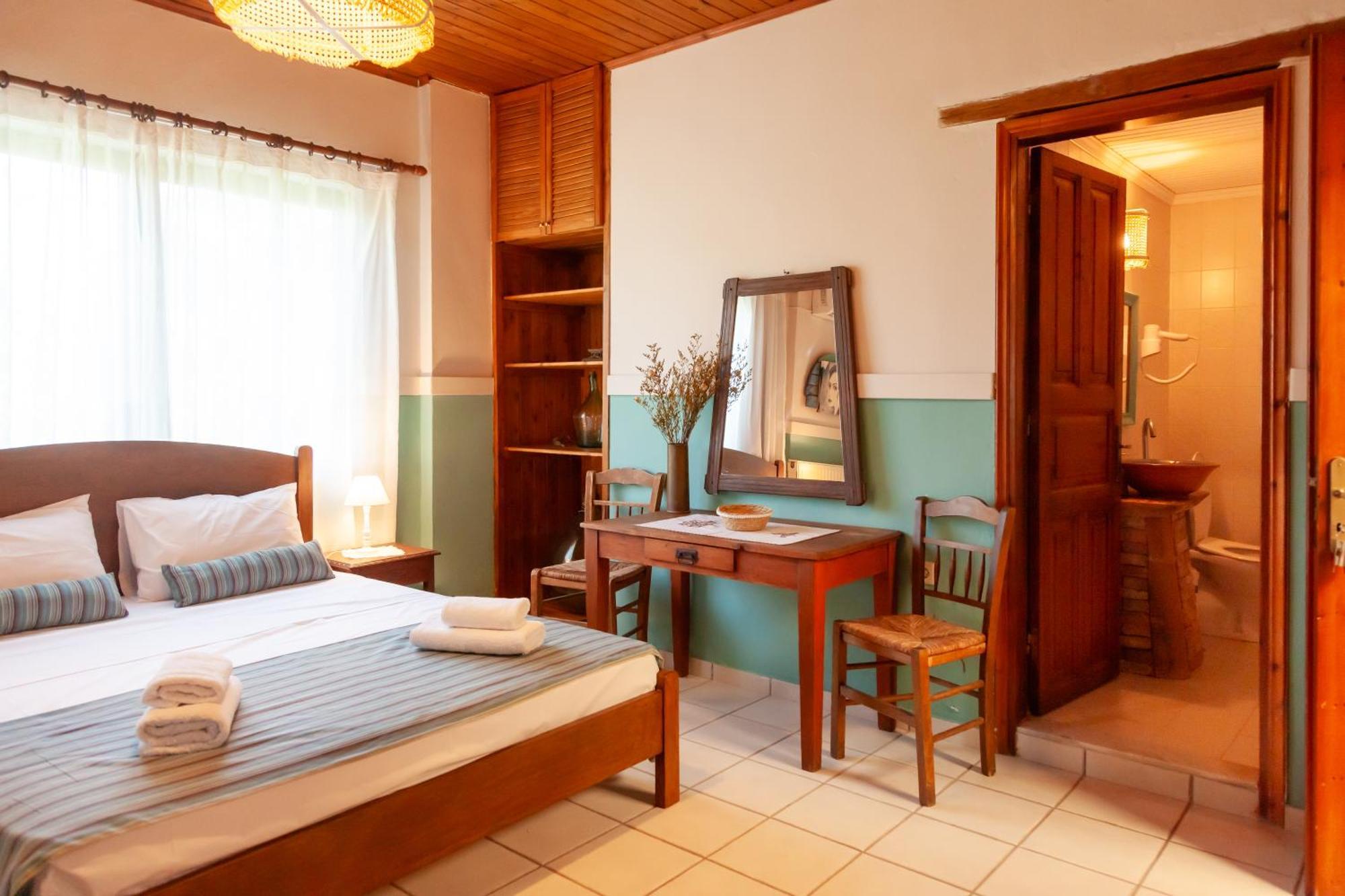 Amnisiades Apartments Karteros Luaran gambar