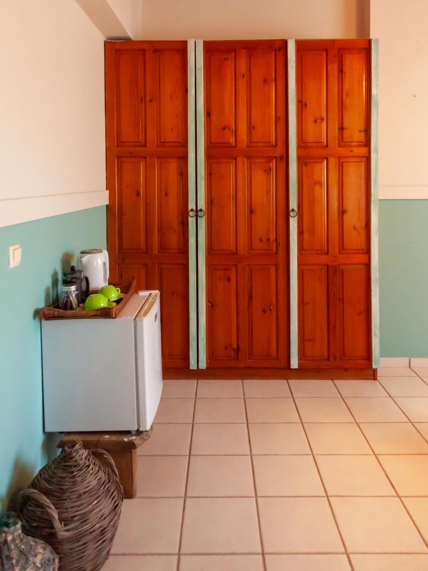 Amnisiades Apartments Karteros Luaran gambar