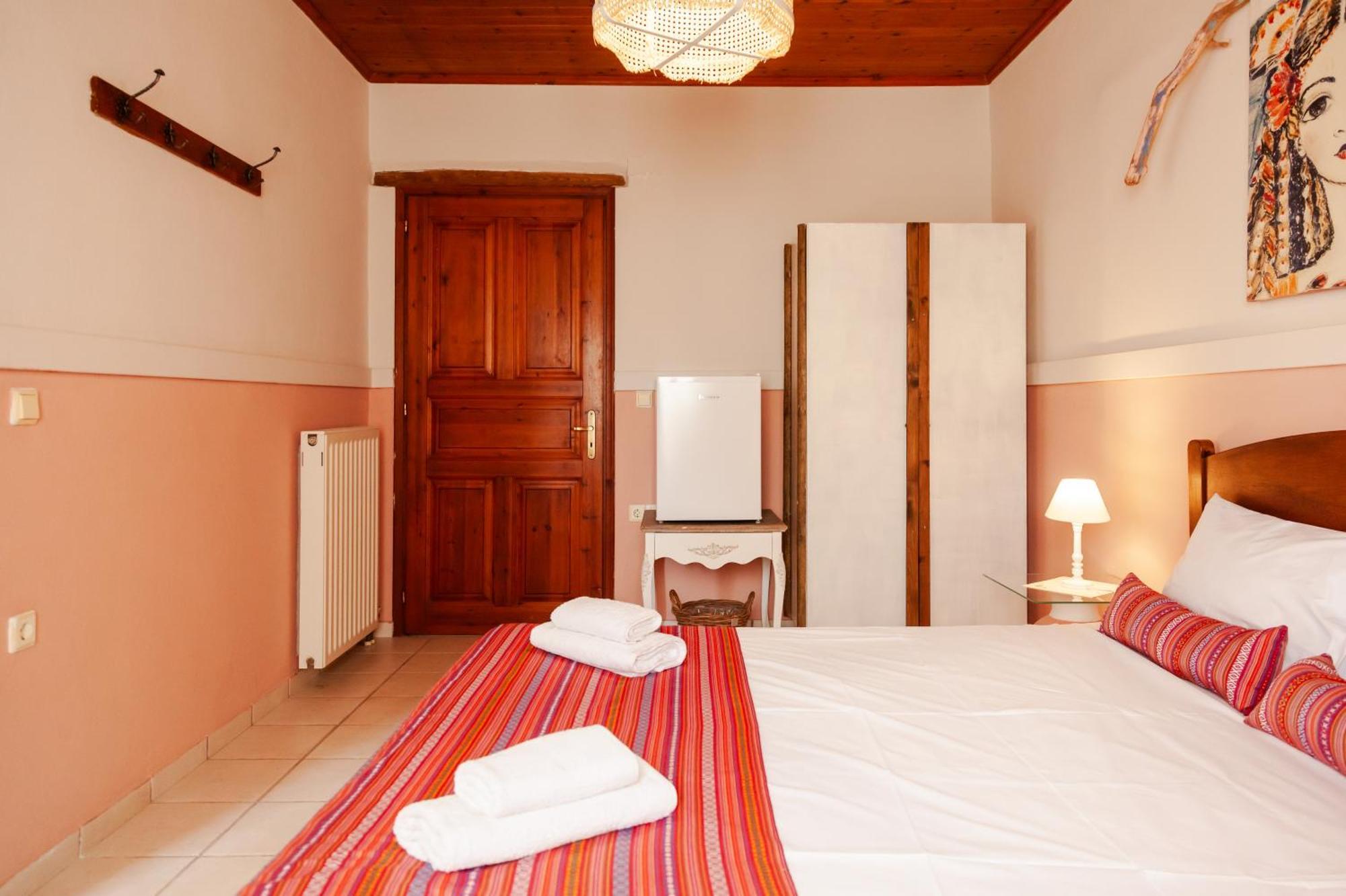 Amnisiades Apartments Karteros Luaran gambar
