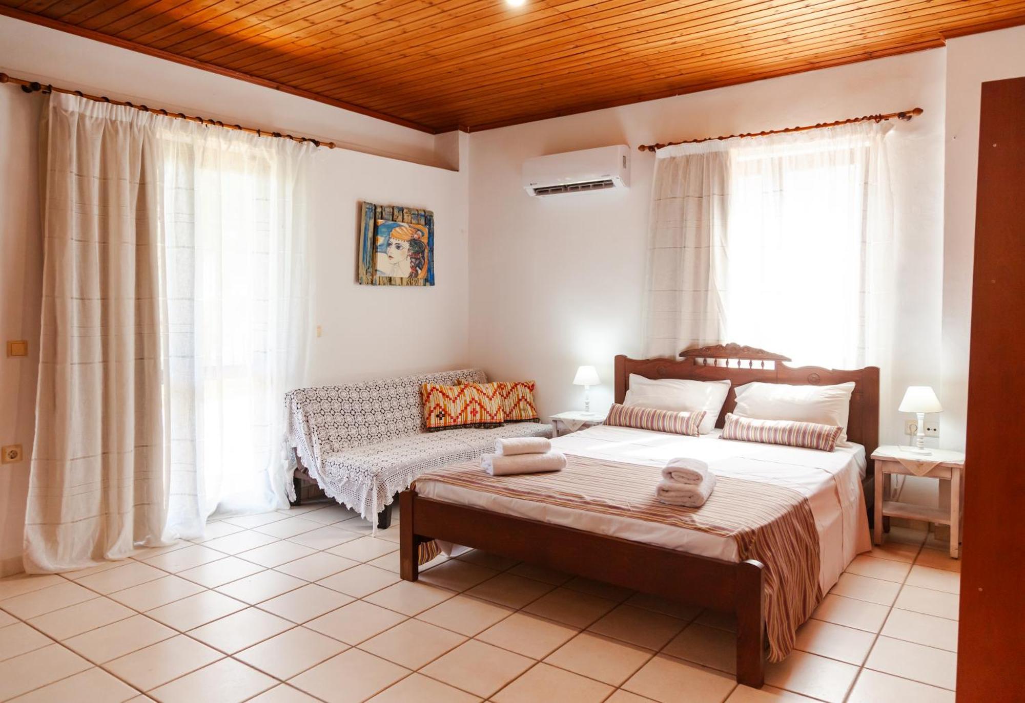 Amnisiades Apartments Karteros Luaran gambar