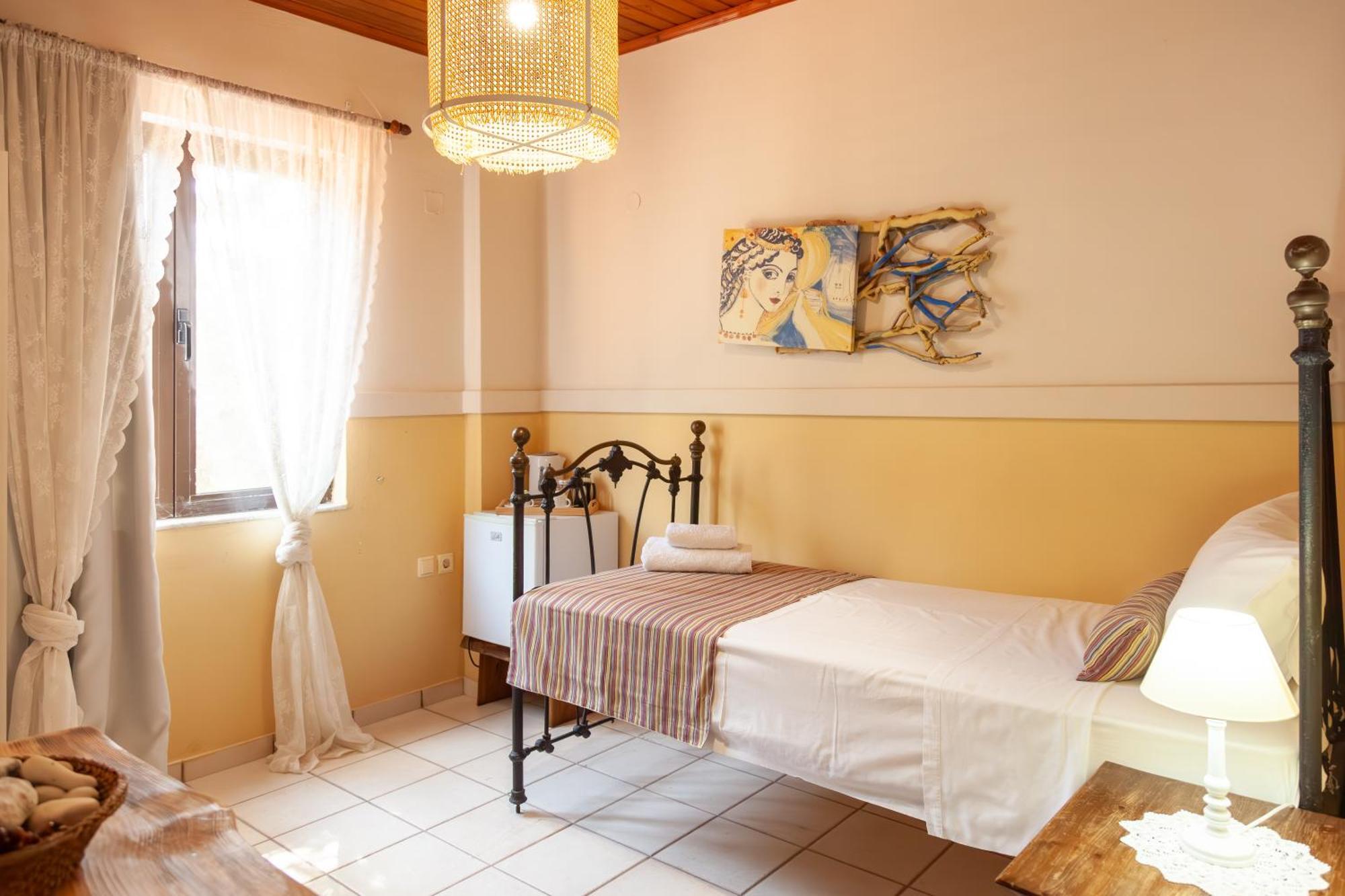 Amnisiades Apartments Karteros Luaran gambar