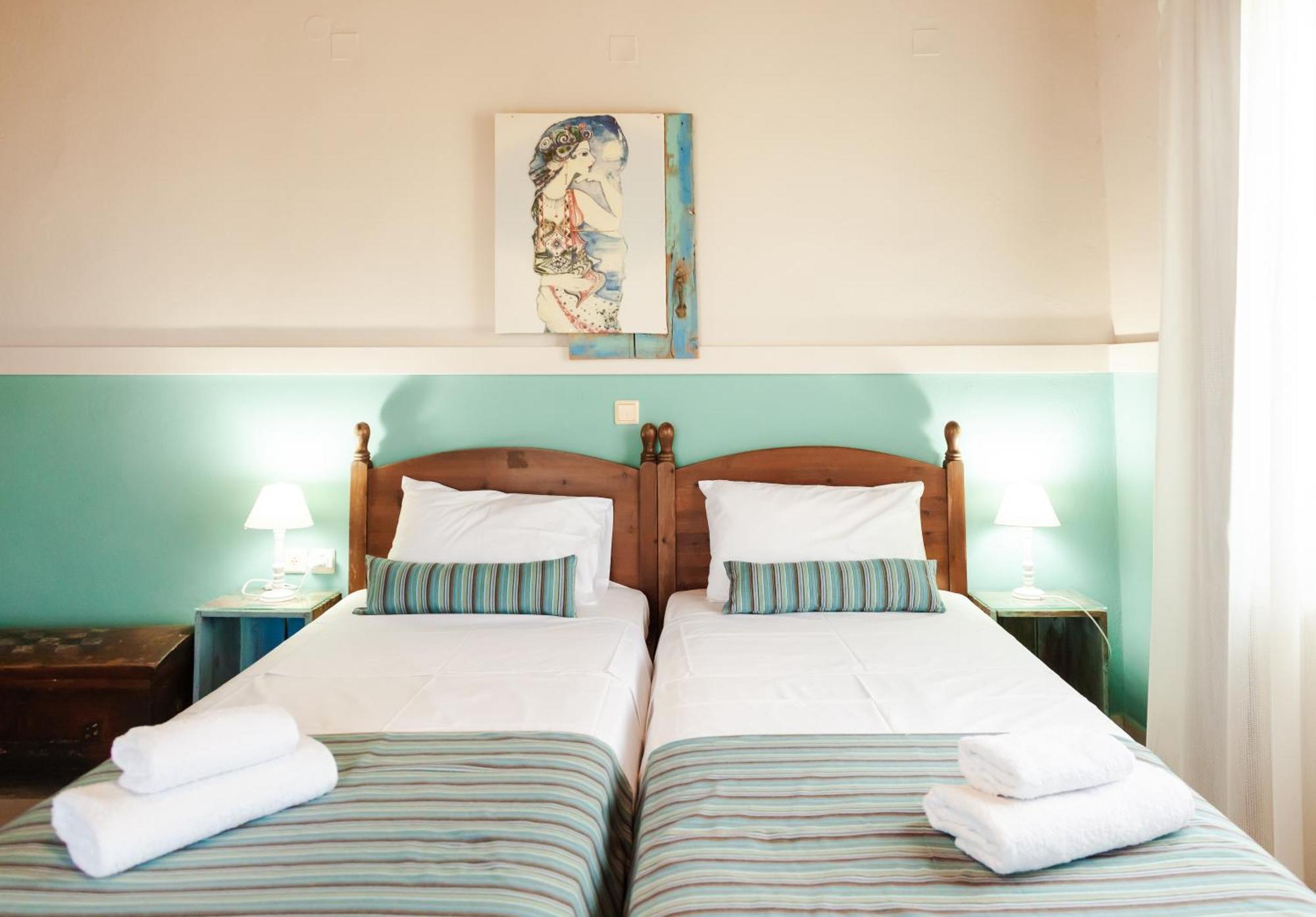 Amnisiades Apartments Karteros Luaran gambar