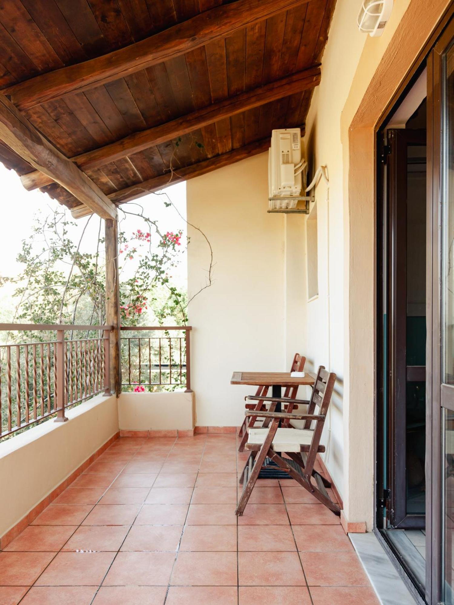 Amnisiades Apartments Karteros Luaran gambar