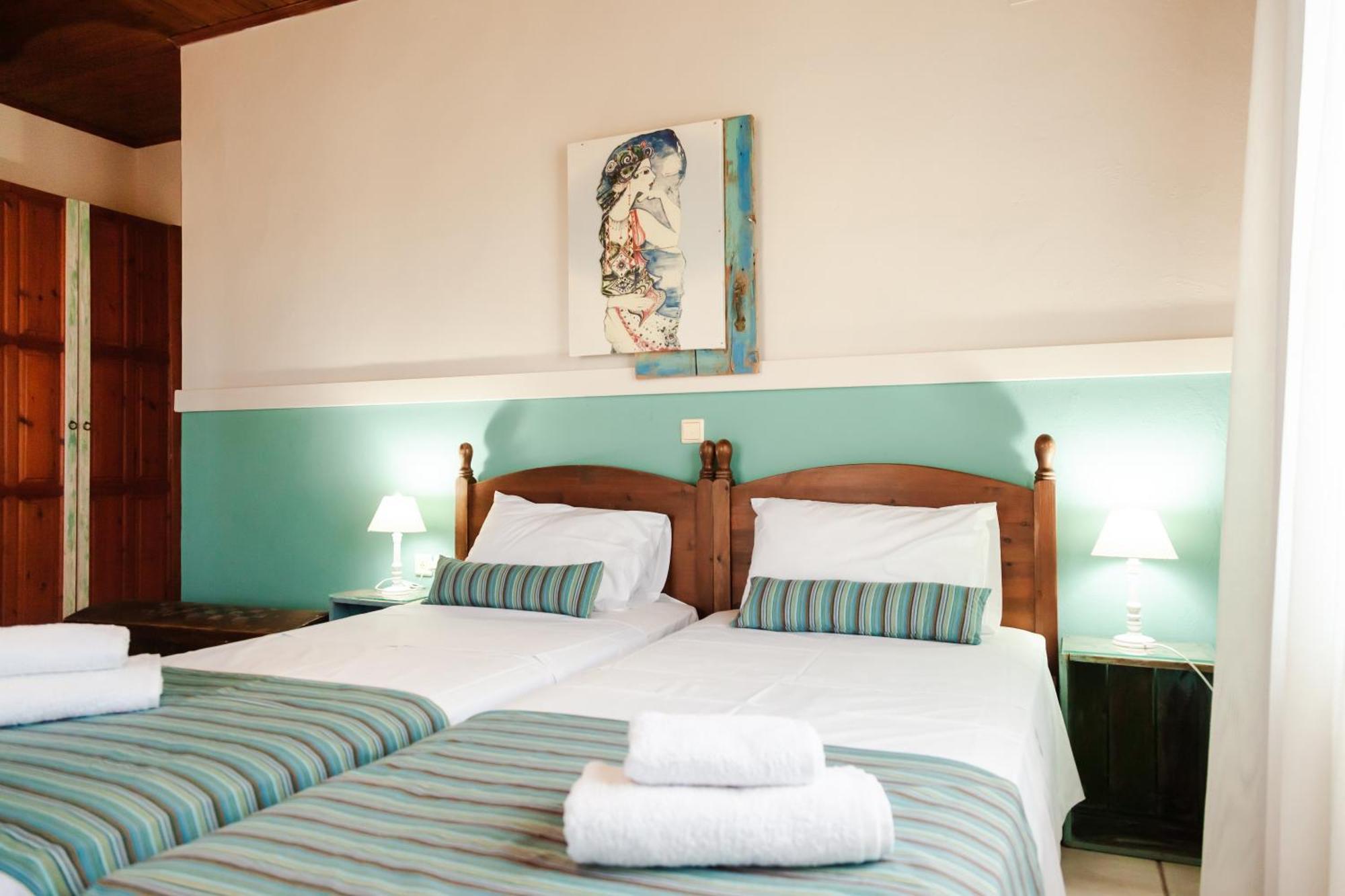 Amnisiades Apartments Karteros Luaran gambar