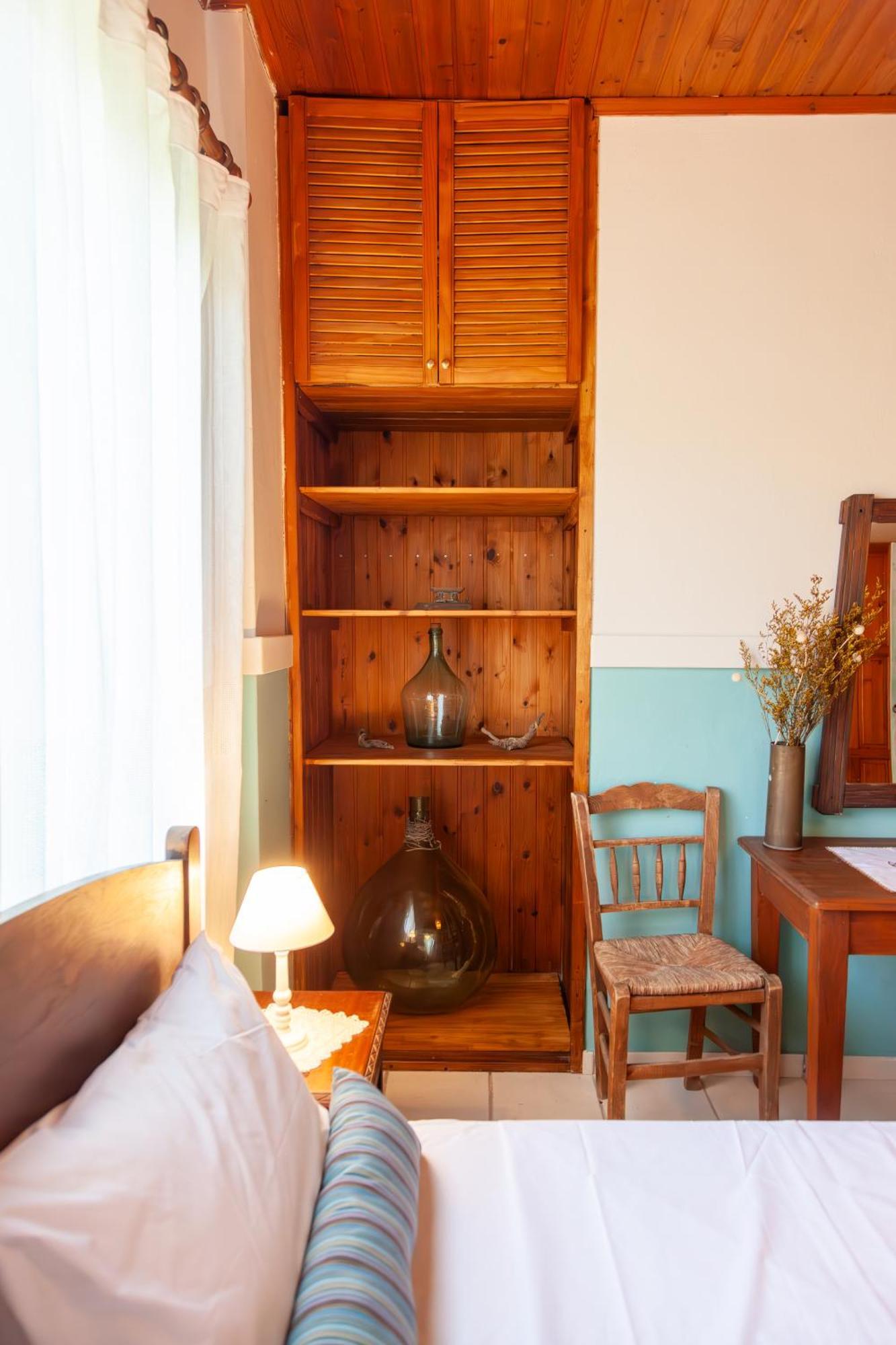 Amnisiades Apartments Karteros Luaran gambar