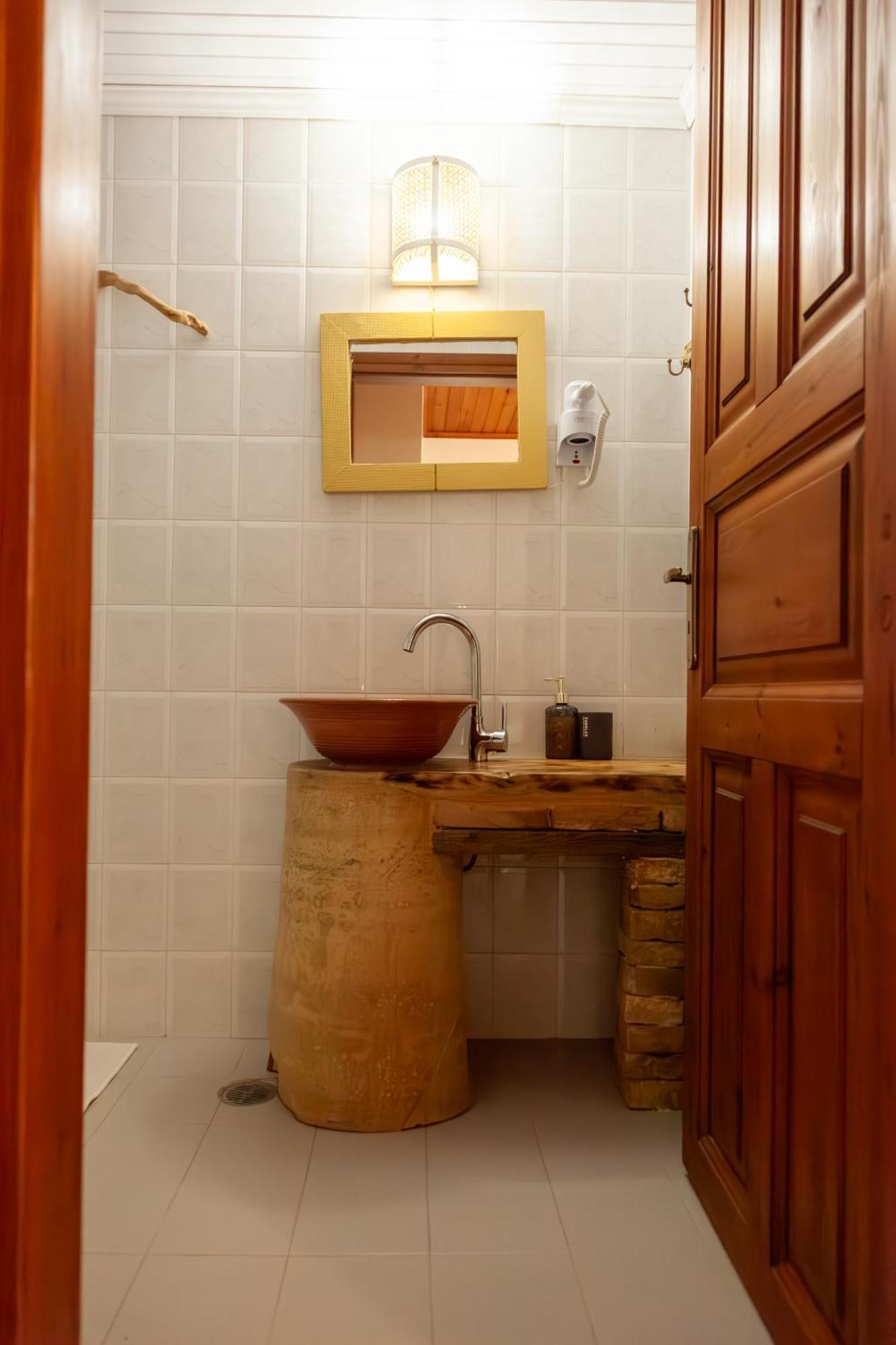 Amnisiades Apartments Karteros Luaran gambar